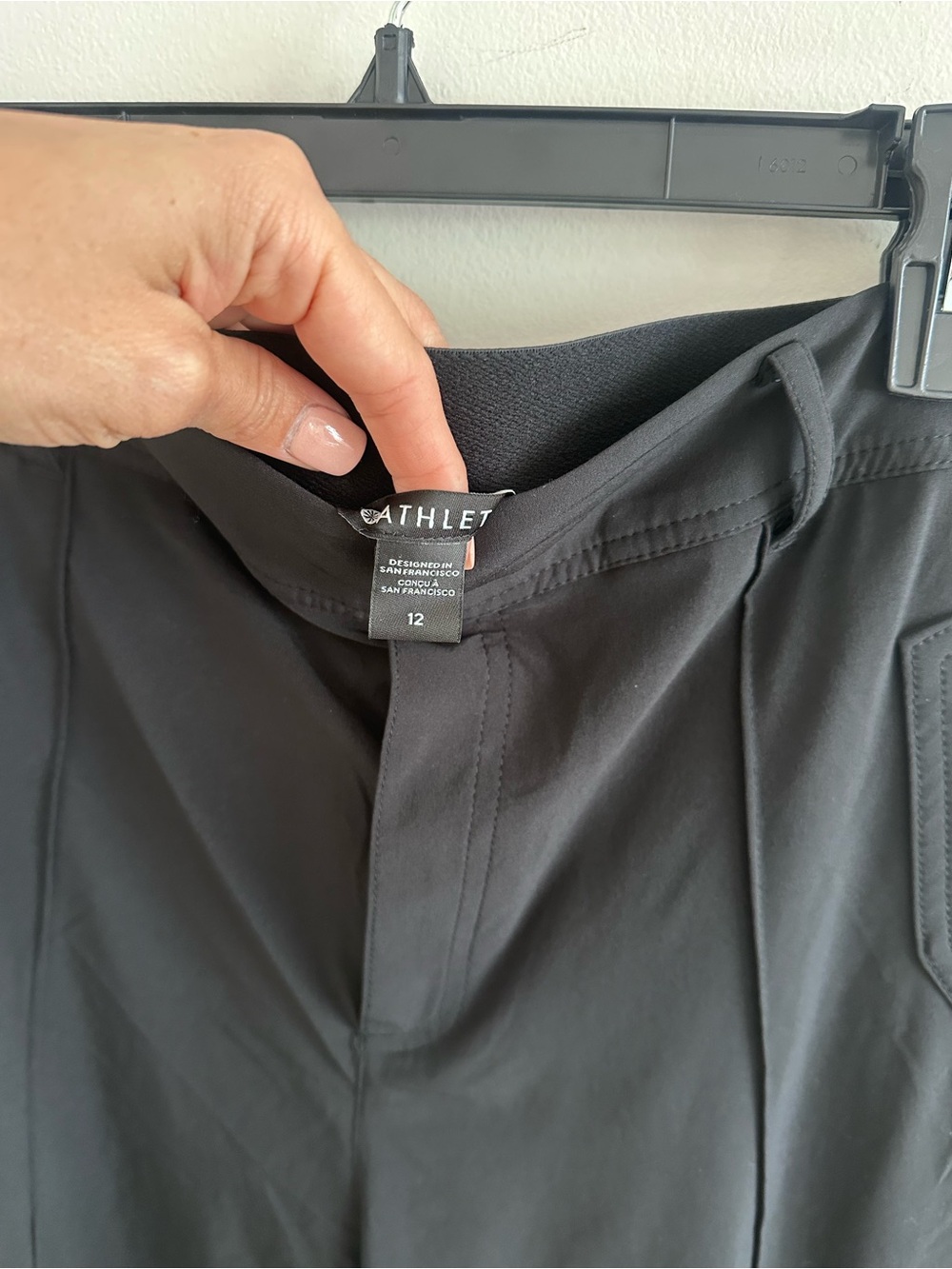 Athleta black Vienna cargo pants size 12 - Picture 4 of 7